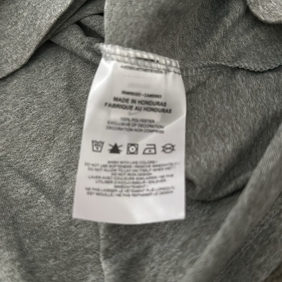 Nike women’s tank- The Nike Tee- size medium- new without tags - Picture 5 of 6